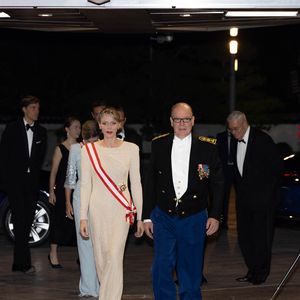La princesse Charlène de Monaco, Le prince Albert II de Monaco - La famille princière de Monaco arrive au gala "Bonsoir Monte-Carlo - Grande revue - Josephine Baker" à l'opéra de Monte-Carlo à l'occasion de la fête nationale le 19 novembre 2025.

© Olivier Huitel / Pool Monaco / Bestimage