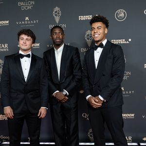 João Neves, Ousmane Dembélé, Désiré Doué au photocall de la 69ème cérémonie du Ballon D'Or 2025 au théâtre du Châtelet à Paris, France, le 22 septembre 2025. © Cyril Moreau/Bestimage
