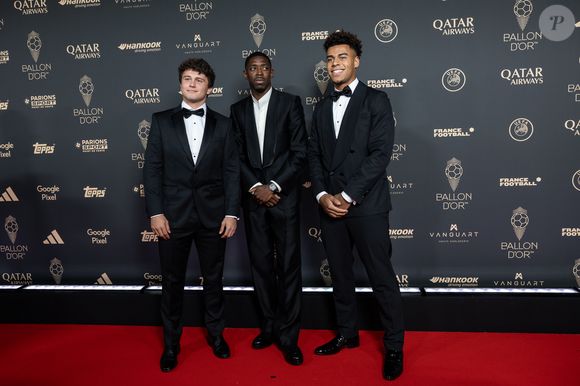 João Neves, Ousmane Dembélé, Désiré Doué au photocall de la 69ème cérémonie du Ballon D'Or 2025 au théâtre du Châtelet à Paris, France, le 22 septembre 2025. © Cyril Moreau/Bestimage