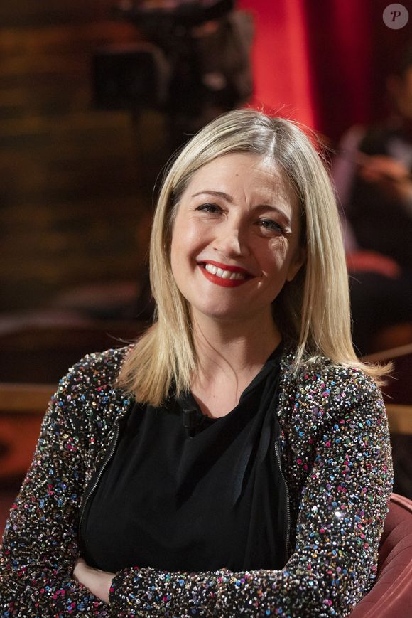 "Lors de la finale, c'est Émilie Mazoyer, de notre radio partenaire Ici, qui annoncera les résultats du jury français en tant que porte-parole des points pour la France", a annoncé Stéphane Bern mardi 13 mai sur Culturebox. 

Exclusif -  Emilie Mazoyer - Backstage de  l'émission OEED (On Est En Direct)  , présentée par Laurent Ruquier et diffusée en direct  le 20 Février 2021 sur France2  à Paris, France. © Jack Tribeca/Bestimage