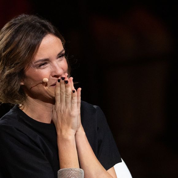 Exclusif - Isabelle Ithurburu lors de l'enregistrement de l'émission "La chanson secrète N°14", présentée par Nikos Aliagas et diffusée le 26 décembre sur TF1, à Paris le 9 décembre 2025. © Jacovides-Moreau/Bestimage