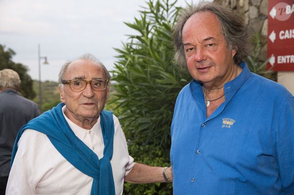 Claude Brasseur et Gonzague Saint Brix assistant au spectacle 'Fabrice Luchini - Poesie ?' lors du 31ème Festival de Ramatuelle à Ramatuelle, France, le 10 août 2015. Photo par Cyril Bruneau/Festival de Ramatuelle/ABACAPRESS.COM