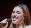avant de rassurer ses fans et de remercier celle qui a volé à son secours : "Aujourd’hui ça va mieux, merci Marlène". Un joli clin d'œil à son ancienne professeure et amie du château, Marlène Schaff, visiblement toujours prête à prendre soin de la voix de son ex-élève puisqu'elle l'a aidée à se remettre en forme.

Héléna Bailly lors du concert de la Star Academy à Lyon, le 15/03/24. Photo Sandrine Thesillat / Panoramic