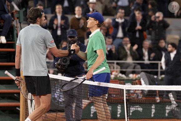 Roland Garros France - May 26, 2025: Jannik Sinner and Arthur Rinderknech after Sinner wins the match between Arthur Rinderknech (FRA) and Jannik Sinner (ITA) valid for the Roland Garros 2025 tournament held in Paris, IF. ((6257) / SPP)