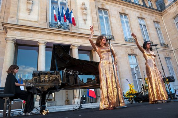 Sylvie Hoarau et Aurélie Saada de Brigitte dans la cour du Palais de l'Élysée dans le cadre de la Fête de la Musique annuelle de la France à Paris, France, le 21 juin 2019. Photo by Xavier Popy/Pool/ABACAPRESS.COM