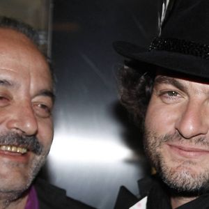 Louis et Matthieu Chedid posant lors d'une séance de portrait à Paris, France, en mai 2010. Photo par VIM/ABACAPRESS.COM