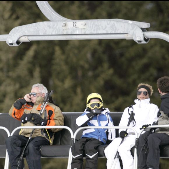 Victoria Beckham accompagné de son fils, débuté ses vacances à Courchevel.

©BestImage