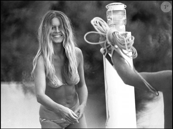 Archives - Brigitte Bardot à La Madrague. Photo par DANIEL ANGELI / BESTIMAGE