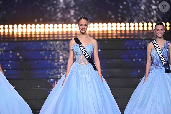 La jeune souveraine vivra ainsi dans un appartement niché au cœur du 17ᵉ arrondissement de Paris, à quelques pas de l’Arc de Triomphe. 

Election de Miss France 2026 sur TF1. David Niviere/SIPA via Bestimage