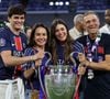 Ligue des Champions, Paris Saint-Germain - Inter Milan, finale, Munich Football Arena, Luis Enrique, l'entraîneur parisien, fête la victoire avec sa femme Elena Cullell et ses enfants. Photo : Christian Charisius/DPA/ABACAPRESS.COM