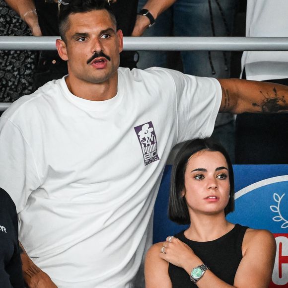 Le nageur est en couple depuis près d’un an avec Lola Dumenil

Florent Manaudou et sa nouvelle compagne Lola Dumenil dans les tribunes lors des Championnats de France de natation à Chartres le 18 Juin 2024. © Matthieu Mirville/Bestimage