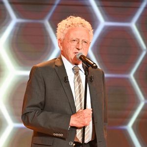 Exclusif - Nelson Monfort - Enregistrement de l'émission "Vivement dimanche" au studio Gabriel, présentée par M.Drucker, et diffusée sur France 3 le 22 juin 2025. 
© Guillaume Gaffiot / Bestimage