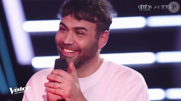 Sam, 38 ans a choisi de tenter de convaincre son coach avec Vie d'artiste, de la Zarra.

The Voice le 15 mai 2026
