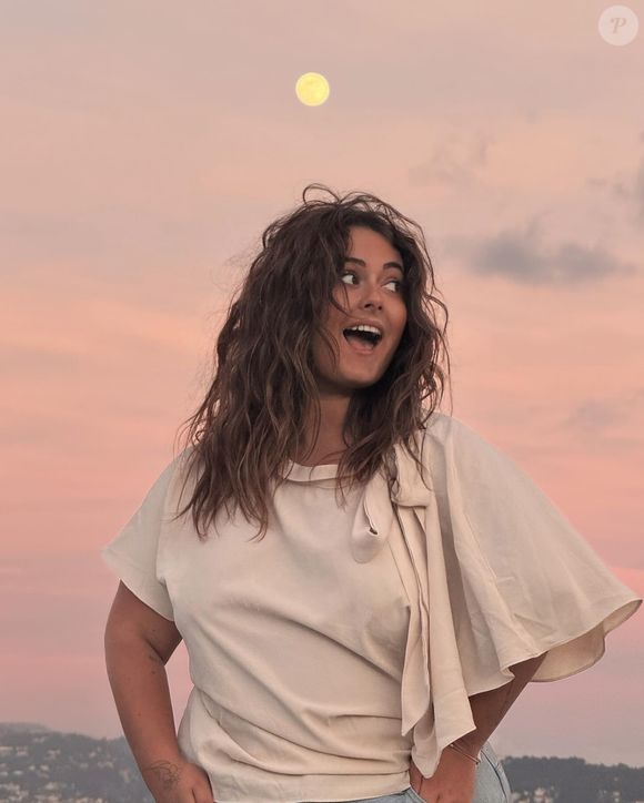 De quoi souffre t-elle ?

Lou Pernaut sur Instagram