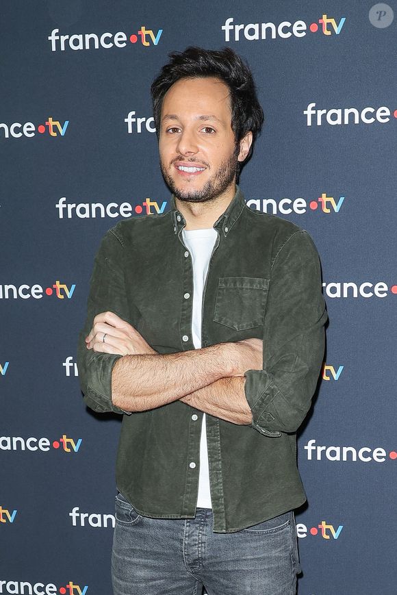 La naissance de sa cabane a suscité de nombreux commentaires d'autres célébrités qui se sont pour la plupart montrées très admiratives du travail accompli.

Vianney assiste à la conférence de presse du Téléthon 2023 à France Télévision le 15 novembre 2023 à Paris, France. Photo Nasser Berzane/Abaca