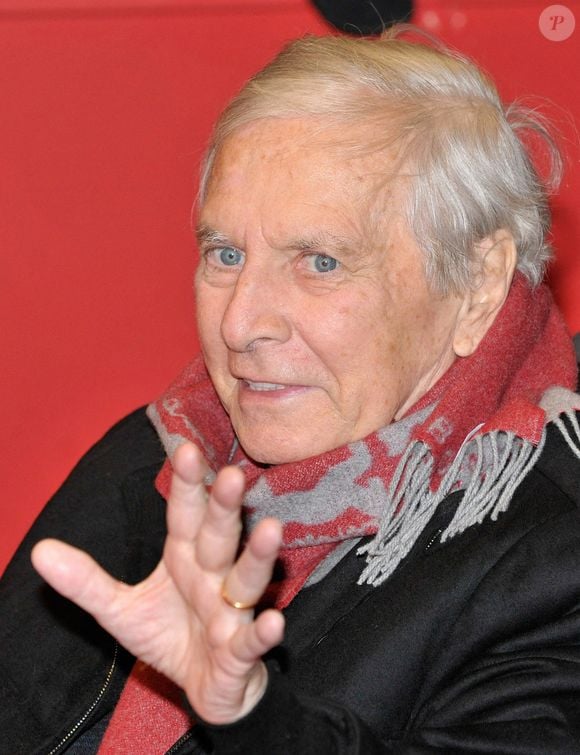 Stéfanie est la fille biologique du compositeur français Maurice Jarre.

Le compositeur français Maurice Jarre, lauréat d'un Oscar, arrive à la première du film 'Eden Is West' au 59ème Festival International du Film de Berlin à Berlin, Allemagne, 14 février 2009. Photo Gero Breloer/DPA/ABACAPRESS.COM