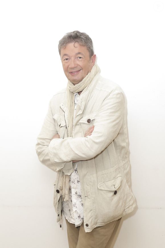 Il la considère comme sa soeur
Exclusif - Frédéric Bouraly en backstage de l'émission TPMP People enregistrée le 1er juin, présentée par B.Montiel et diffusée le 03 juin sur C8 à Paris, France, le 1er juin 2023. © Jack Tribeca/Bestimage