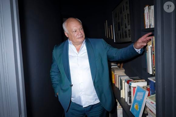 Eric-Emmanuel Schmitt - Backstage de l'enregistrement de l'émission "OlympiaScope", présentée par B.Montiel et diffusée le 3 novembre sur Olympia TV, une chaîne du groupe Canal+ et en replay sur myCANAL. Le 15 septembre 2023
© Jack Tribeca / Bestimage