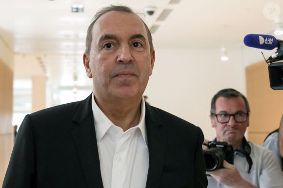 Il a également été demandé à la figure de la chaîne CNews de s'acquitter d'une amende de 10 000 euros et indemniser Gabriel, la victime de harcèlement, et les victimes de travail dissimulées. Il a par ailleurs l'obligation de suivre des soins psychologiques. Le pourvoi en cassation a été annoncé par ses avocats.

L'animateur de radio, journaliste, présentateur de télévision et producteur français, Jean-Marc Morandini arrive à la chambre correctionnel du tribunal judiciaire de Paris Batignolles, jugé pour "harcèlement sexuel" et "travail dissimulé", à Paris, Ffrance, le 13 juin 2023. © Stéphane Lemouton/Bestimage