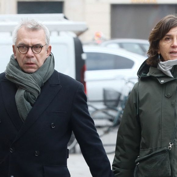 Philippe Torreton et sa femme Elsa Boublil arrivant aux obsèques de Philippe Tesson en l'église Saint-Germain des-Prés à Paris le 10 février 2023.
© Christophe Clovis / Bestimage