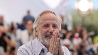 "Elle a du mérite" : Emmanuelle, la compagne de Fabrice Luchini qui a 20 ans de moins, travaille à ses côtés