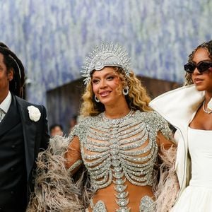 Jay-Z, Beyoncé et Blue Ivy célébrant l'ouverture de l'exposition "Costume Art" qui s'est tenue au Metropolitan Museum of Art à New York City. Backgrid USA / Bestimage