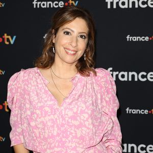 Léa Salamé au photocall pour la conférence de presse de rentrée de France TV à la Grande Halle de la Villette à Paris, France, le 11 juillet 2023. © Coadic Guirec/Bestimage
