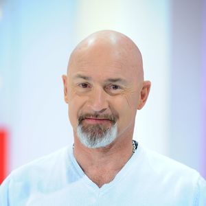 Vincent Lagaf' a également dû revoir son salaire à la baisse. "Je suis aussi payé sept fois moins", lâche-t-il.

Exclusif - Vincent Lagaf - Enregistrement de l'émission "Vivement Dimanche prochain" au studio Gabriel à Paris, présentée par M.Drucker et diffusée le 31 mars 2019 sur France 2. Le 20 mars 2019
© Guillaume Gaffiot / Bestimage