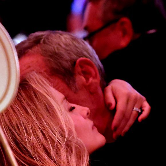 Audrey Crespo-Mara et Thierry Ardisson - Soirée de gala "Heroes for Imagine" qui a permis de récolter dix millions d'euros au profit de la recherche contre les maladies génétiques à Paris le 23 septembre 2024.
Depuis sa création en 2015, ce gala organisé tous les deux ans au cœur de l’Institut, propose à la vente des œuvres et des moments d’exception uniques pour soutenir les chercheurs et médecins de l’Institut Imagine, qui œuvrent au quotidien pour comprendre et guérir les maladies génétiques.
Cette vente caritative est fondamentale pour l’avenir d’Imagine. Elle permet d’accélérer ses grands projets stratégiques, de conforter son attractivité, et de répondre aux besoins de la recherche en termes d’équipements et de technologies de pointe, comme en recrutement de talents.
En quatre éditions, HEROES for Imagine a permis de lever plus de 22 millions d’euros.
Et 2024 est une année toute particulière pour l’Institut Imagine qui fête ses 10 ans mais aussi la cinquième édition d’Heroes, actuellement en pleine préparation !
"Grâce à Heroes, la recherche sur les maladies génétiques s'accélère, quels que soient les obstacles, au bénéfice des enfants malades et de leurs familles. Avec virtuosité et engagement, les chercheurs et les médecins de l'Institut Imagine, pratiquent la meilleure science d'aujourd'hui pour inventer la meilleure médecine de demain"

© Dominique Jacovides / Bestimage