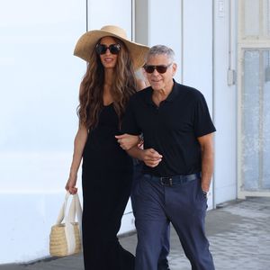 George et Amal Clooney à l'aéroport de Venise en marge du 82ème Festival du Film International de Venise (Mostra) le 29 août 2025.

© Denis Guignebourg / Bestimage