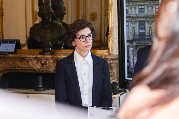 en présence de Madame La Ministre Rachida Dati, à Paris

 Il a signé une convention entre le Musée du Louvre et le Musée du Quai Branly

Rachida Dati, Laurence des Cars, Marc Ladreit de Lacharrière, Signature d’une convention entre le Musée du Louvre et le Musée du Quai Branly, financée exclusivement par M.Ladreit de Lacharrière, en présence de Madame La Ministre Rachida Dati, à Paris, France, le 25 mars 2025. © Jack Tribeca/Bestimage