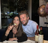 Comment peut-on croire que Victoria Beckham a 50 ans ?
Victoria Beckham à table - son mari David Beckham dévoile des clichés improbables pour ses 50 ans sur Instagram