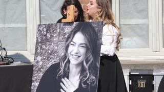 "Tu ne peux pas vraiment répondre" : 5 mois après la perte de sa maman, la fille unique d'Emilie Dequenne lui a écrit pour son anniversaire