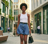 Le bubble short s’impose comme l’une des grandes tendances mode de l’été 2026. Avec sa coupe bouffante et son allure rétro, il revient dans des versions plus modernes et sophistiquées.

Tendance Bubble short