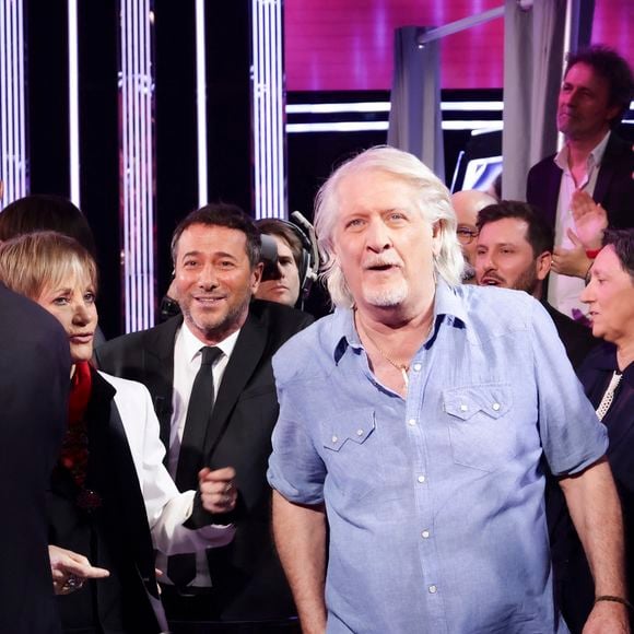 Exclusif - Bernard Montiel, Patrick Sébastien, sur le plateau de l’émission « TPMP » La dernière sur C8,  présentée par C.Hanouna et diffusée en direct sur C8, Paris, France, le 27 fevrier 2025. © Jack Tribeca / Bestimage