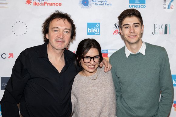 Cali, Lucie Bernardoni, Axel Marbeuf participent au festival du livre 'Des Livres, Des Artistes' à la Maison de la Chimie le 01 décembre 2024 à Paris, France. Photo par Nasser Berzane/ABACAPRESS.COM