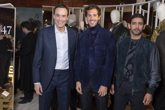 Victor Belmondo, nouvel ambassadeur de Berluti, Anthony Delon et Salim Kechiouche  - Photocall pour les 130 ans de Berluti lors de la fashion week à Paris le 22 janvier 2025. © Olivier Borde /Bestimage