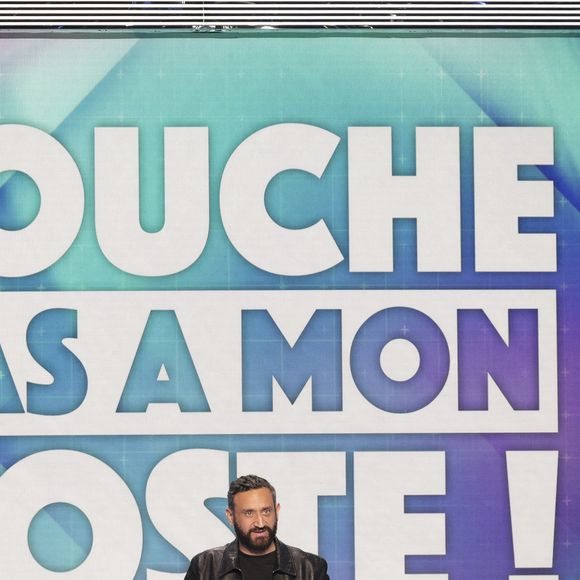 Exclusif - Cyril Hanouna, sur le plateau de l’émission « TPMP » présentée par C.Hanouna et diffusée en direct sur Youtube et sur toutes les box (SFR, FREE, Bouygues, MyCanal etc), Paris, France, le 24 mars 2025. © Jack Tribeca / Bestimage