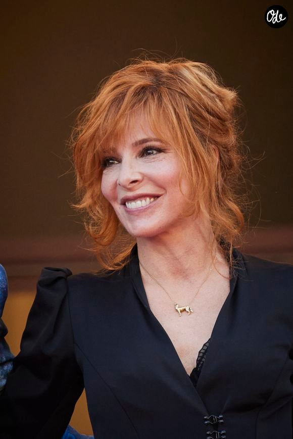 Mylène Farmer - Montée des marches du film "OSS 117 : Alerte rouge en Afrique Noire" lors du 74ème Festival International du Film de Cannes, le 17 juillet 2021.
© Borde-Jacovides-Moreau / Bestimage