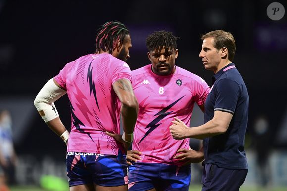 Puis Gonzalo Quesada a été entraineur du Stade Français avant de devenir en 2024 le nouveau sélectionneur de l'équipe d'Italie...

Gonzalo Quesada en compagnie des joueurs du stade Français Jonathan Danty et Sefanaia Naivalu, match de rugby Top 14 entre le Racing 92 Vs Stade Français (29-35) à Nanterre le 1 er mai 2021. Crédit JB Autissier / Panoramic / Bestimage