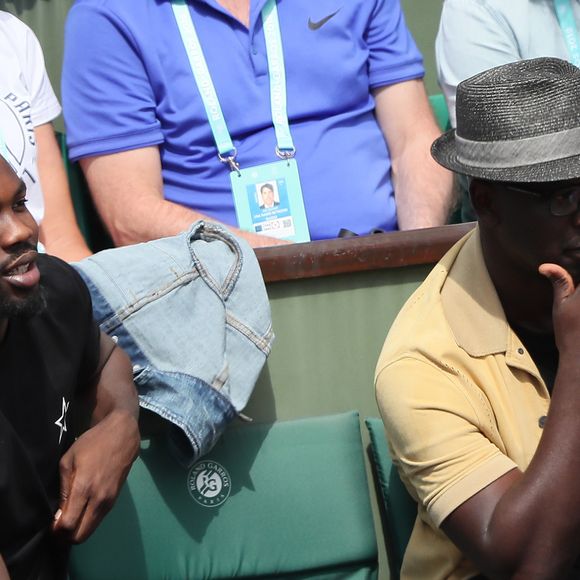 Lilian Thuram et son fils Marcus Thuram - People dans les tribunes lors des Internationaux de France de Tennis de Roland-Garros à Paris le 2 juin 2018.
© Dominique Jacovides-Cyril Moreau / Bestimage