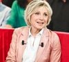 La première partie d'émission est quant à elle dédiée à Evelyne Dhéliat.
Exclusif - Evelyne Dheliat - Enregistrement de l'émission "Vivement dimanche" au studio Gabriel, présentée par M.Drucker, et diffusée sur France 3 le 15 juin 2025.
© Guillaume Gaffiot / Bestimage