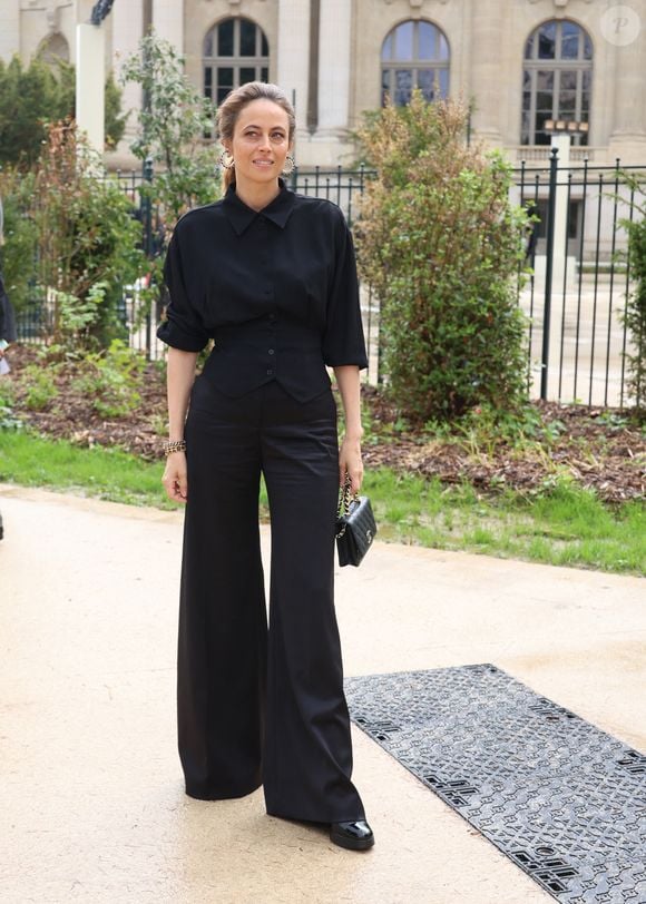 Anne Berest - Les célébrités arrivent au défilé Chanel Collection Haute Couture Automne/Hiver 2025-2026 lors de la Fashion Week de Paris (PFW), le 8 juillet 2025. 
© Denis Guignebourg / Bestimage
