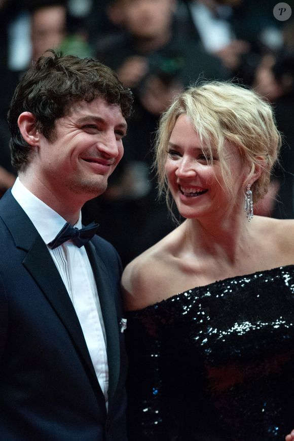 Niels Schneider et Virginie Efira quittant l'avant-première de Sibyl dans le cadre du 72e Festival international du film de Cannes à Cannes, en France, le 24 mai 2019. Photo by Aurore Marechal/ABACAPRESS.COM