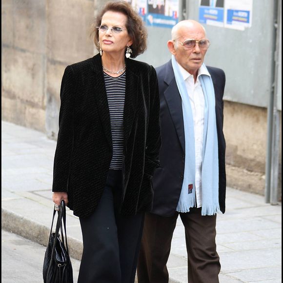 Claudia Cardinale et Pasquale Squitieri aux obsèques de Jean-Claude Brialy à l'église Saint-Louis en l'île. 

©Bestimage