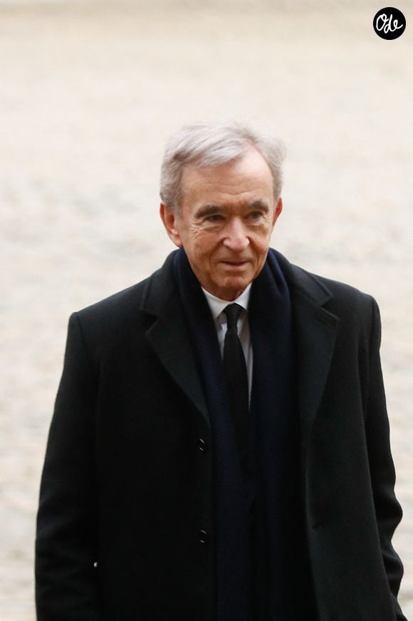 Bernard Arnault - Obsèques de Yvon Gattaz (ancien président du Conseil national du patronat français (CNPF), l’ancêtre du MEDEF) en la Cathédrale Saint-Louis-des-Invalides à Paris le 17 décembre 2024. © Christophe Clovis/Bestimage