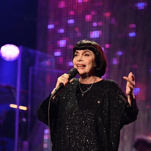 Mireille Mathieu se produit en concert à l'Olympia à Paris, France, le 24 octobre 2025. Photo by Christophe Meng/ABACAPRESS.COM