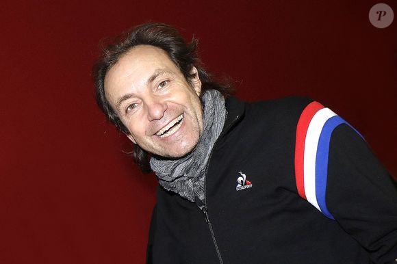 Il s'agit de Philippe Candeloro

Exclusif - Philippe Candeloro - Soirée de l'arbre de Noël de l'association Citéstars au cirque Phénix en présence de 80 enfants défavorisés et maltraités à Paris le 9 janvier 2022. © Cédric Perrin/Bestimage