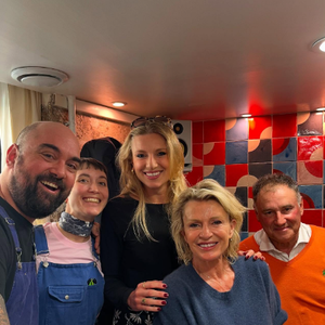 Moment en famille pour Sophie Davant
Sophie Davant toujours en bons termes avec Pierre Sled, son ex-mari et père de ses enfants Valentine et Nicolas