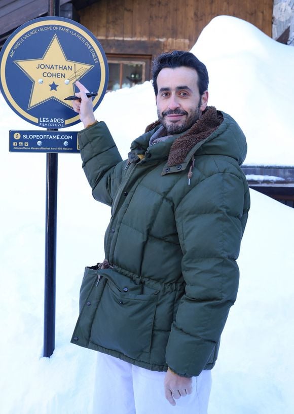 Jonathan Cohen lors de la 15ème edition des Arcs Film Festival dans la station Les Arcs à Bourg-Saint-Maurice, France, le 17 décembre 2023. © Denis Guignebourg/BestImage